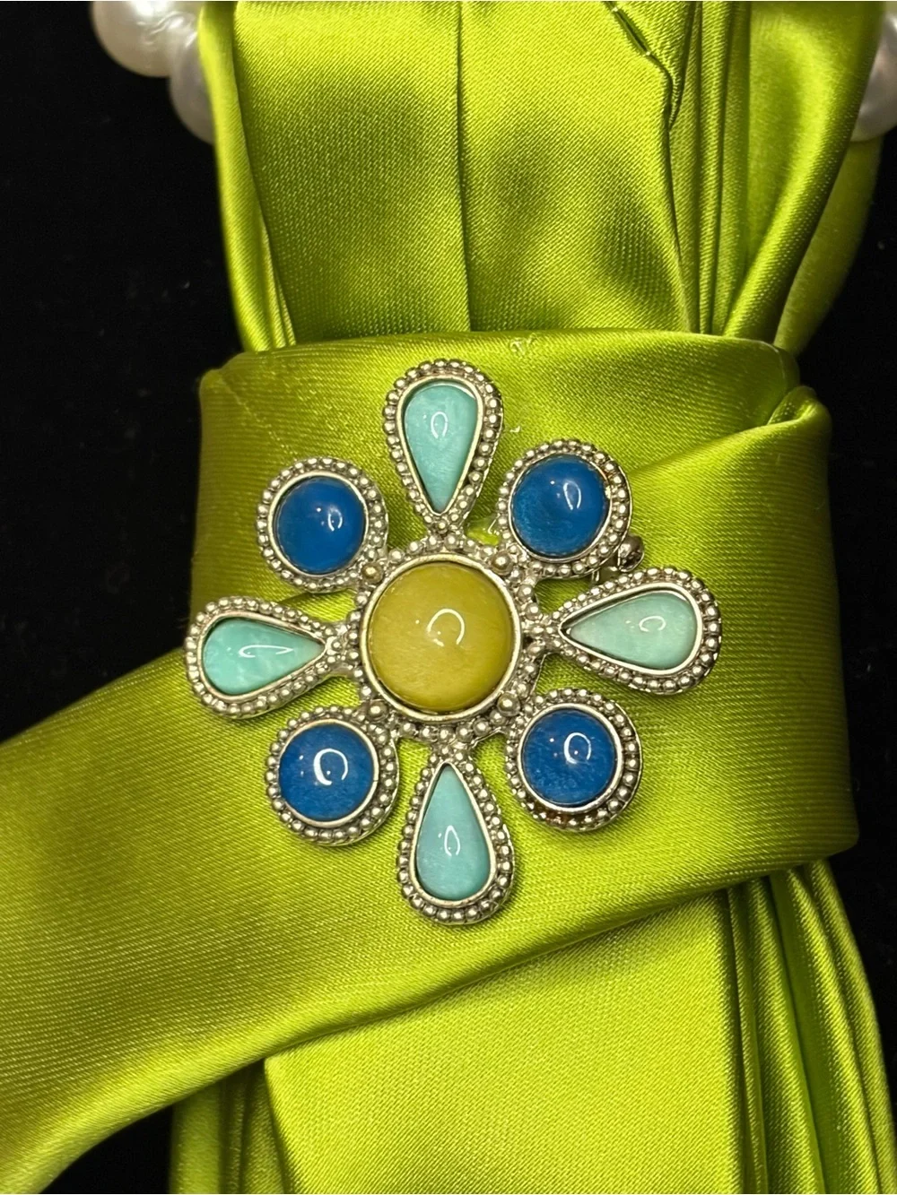 Geoffrey Beene Lime Green Satin Tie with Blue Jewel Flower Accent